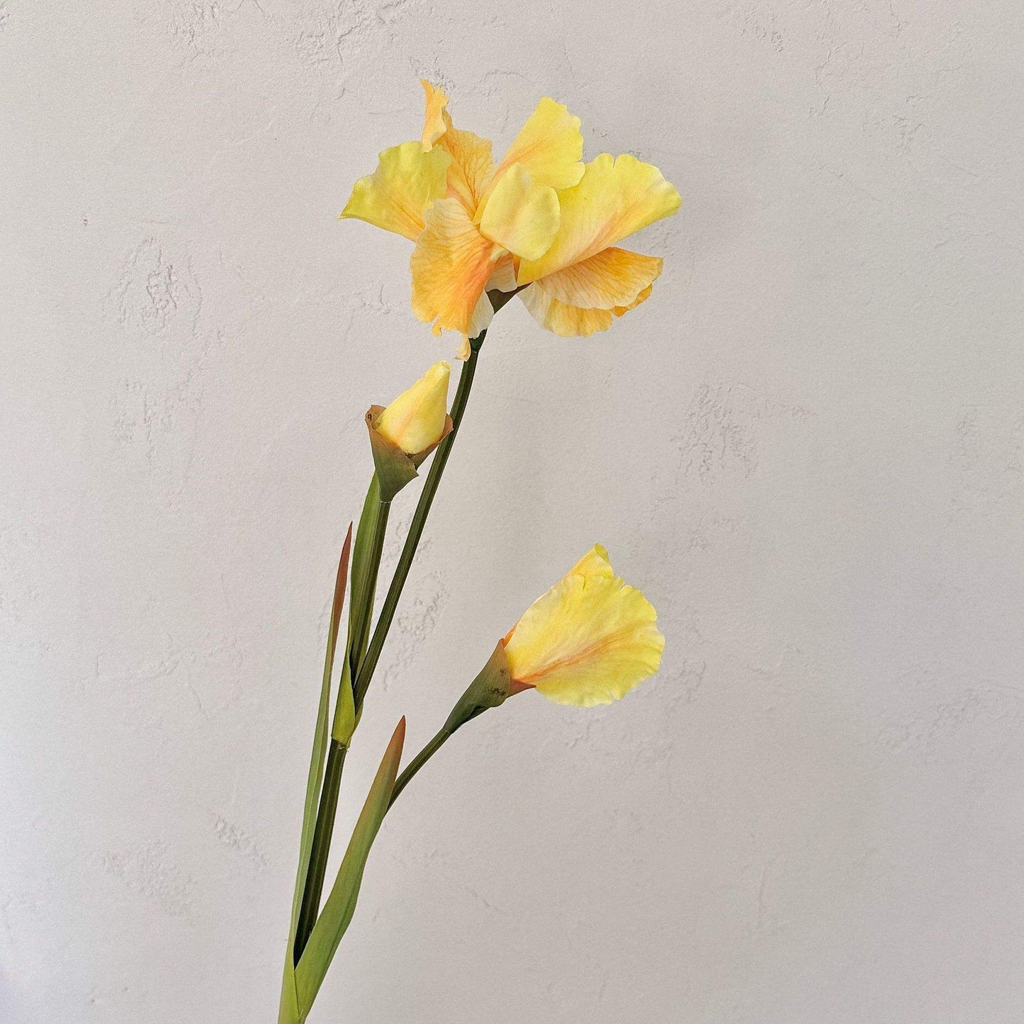 Realistic Handmade 80cm Silk Artificial Iris Flowers for Wedding and Home Arrangement Decoration Table Centerpiece