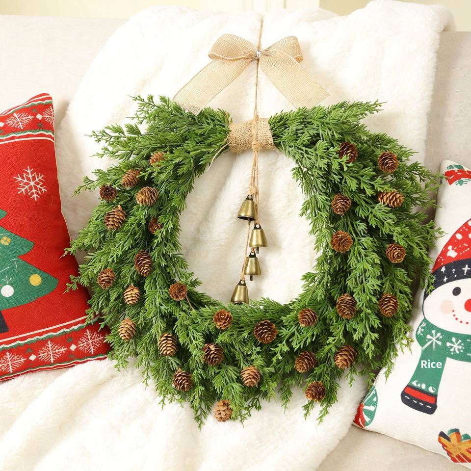 Christmas Wreath PE Artificial Flower Garland with Norfolk Pine Vine Design European Style Ring Shape